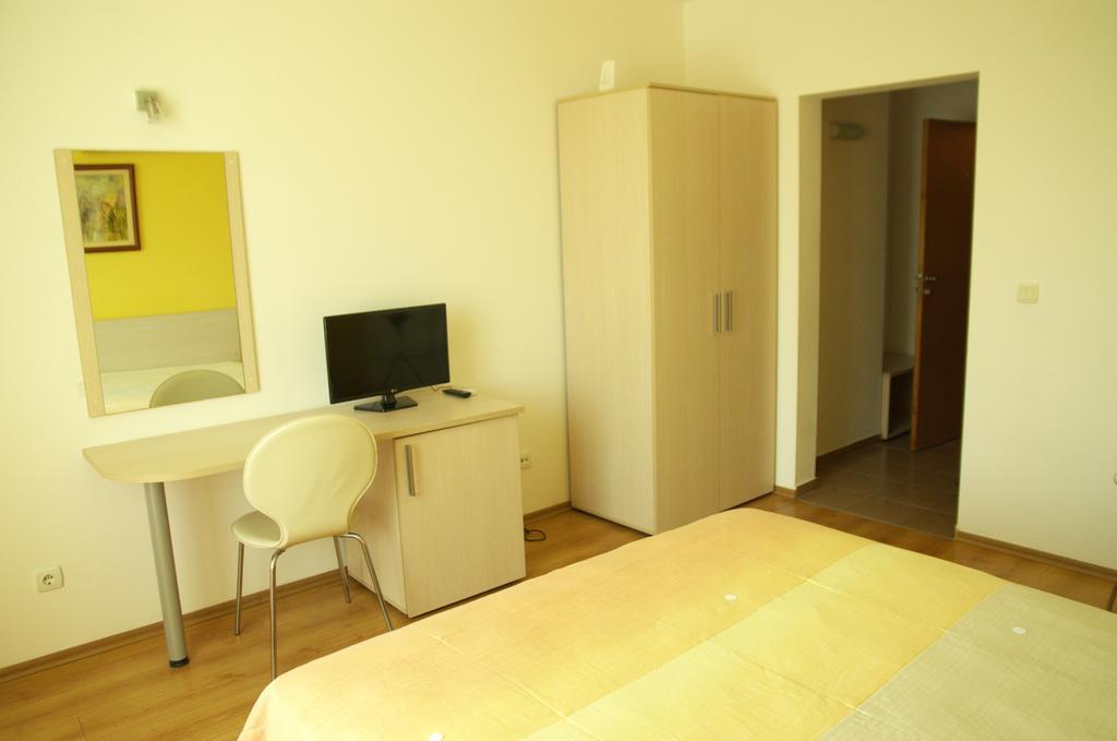 Hotel Sany Приморско Номер фото