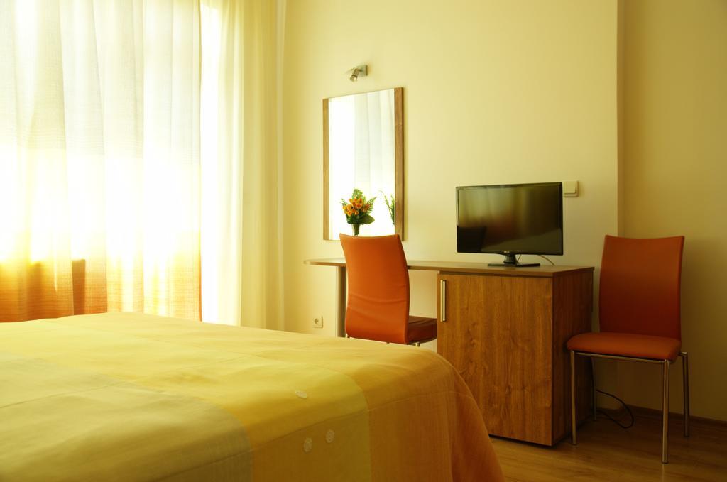 Hotel Sany Приморско Экстерьер фото